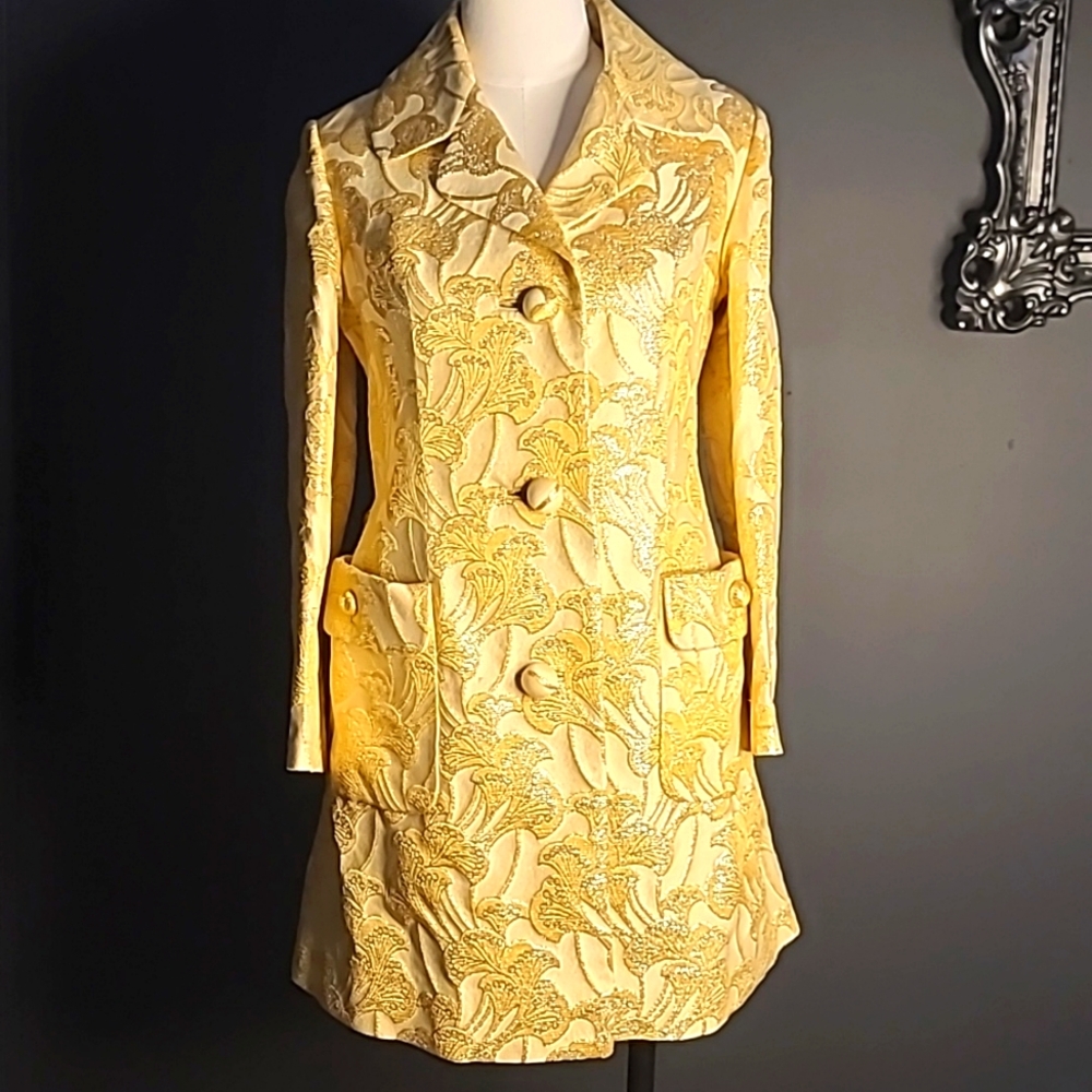 Beautiful vintage coat